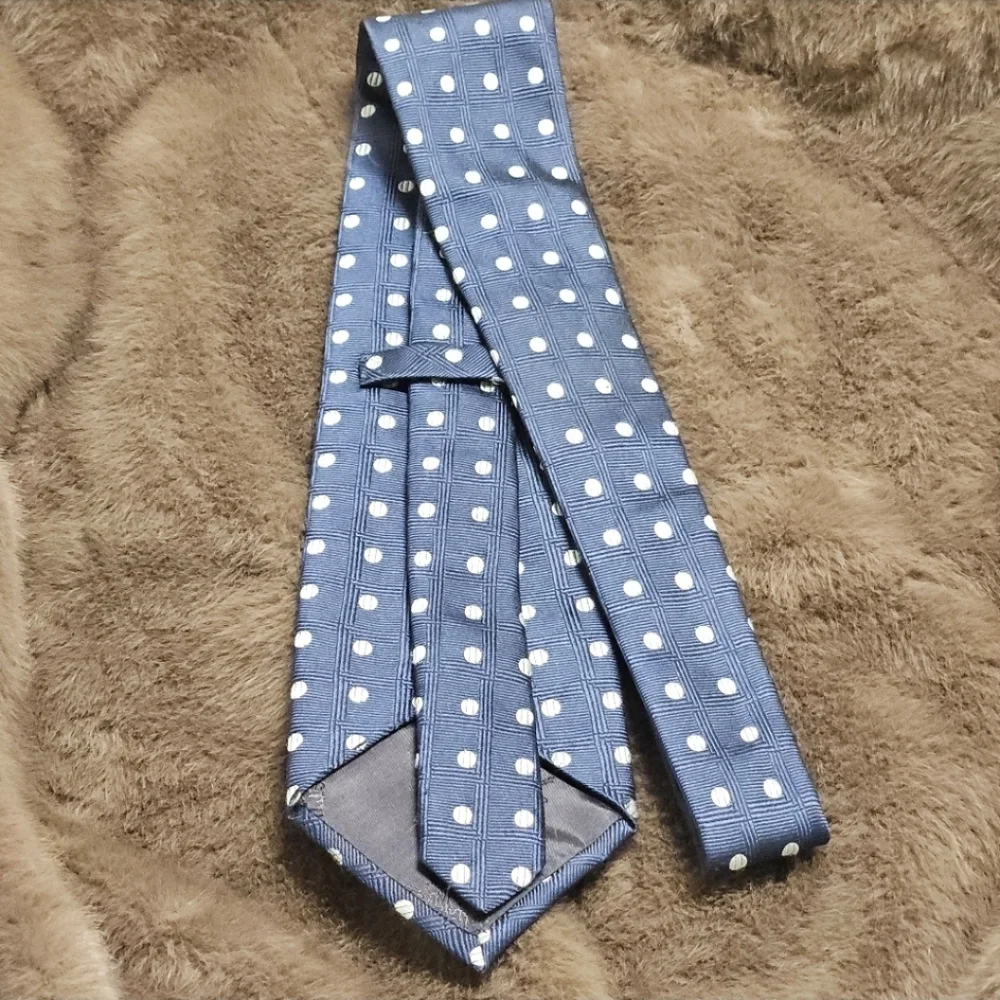 Burberrys Navy Blue Polka Dot Silk Tie